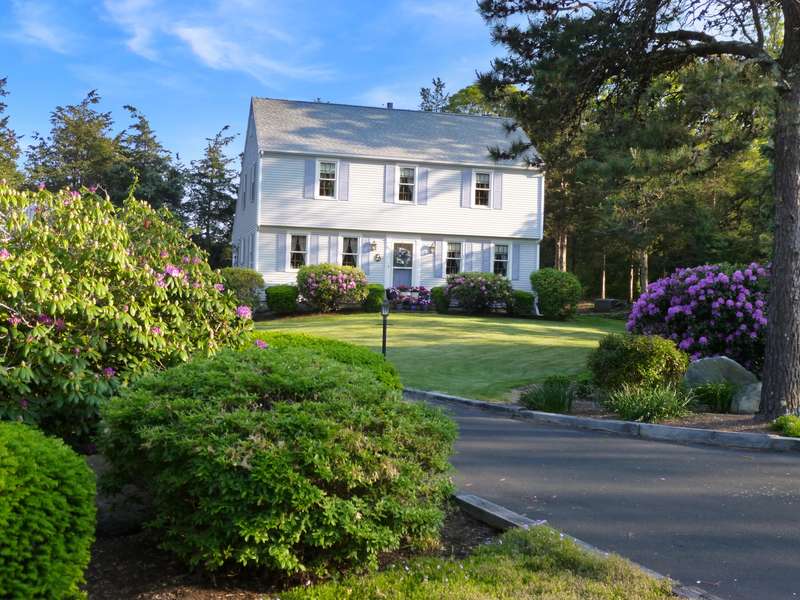 83 Colonial Way, Falmouth, MA 02540