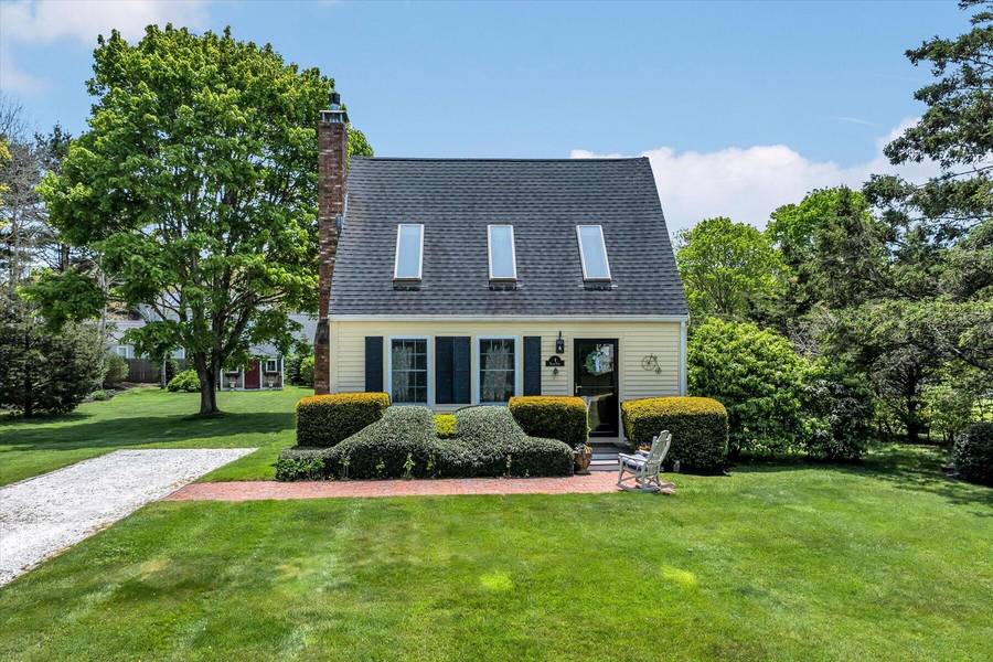 9 Bacon Farm Road, East Falmouth, MA 02536