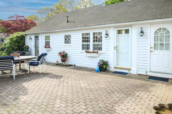 South Yarmouth, MA 02664,142 Seaview Avenue