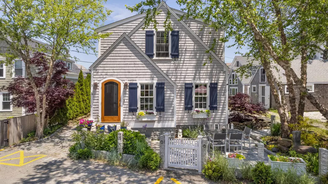 3 Atlantic Avenue, Provincetown, MA 02657