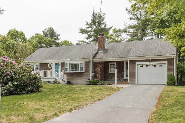 Cotuit, MA 02635,354 Mariner Circle