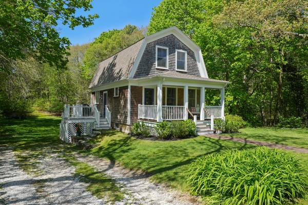 Cotuit, MA 02635,40 Lake Street