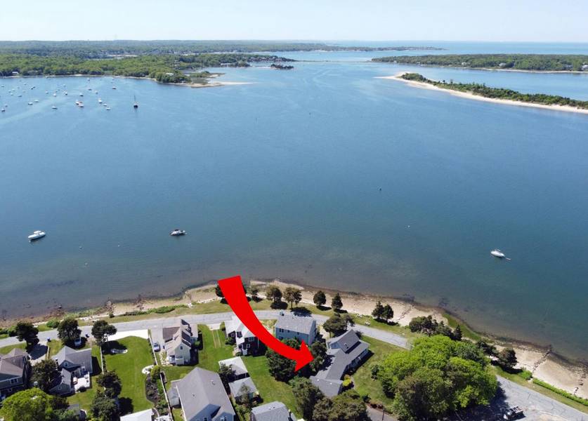 469 Circuit Avenue, Pocasset, MA 02559