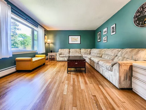 South Yarmouth, MA 02664,7 Capt Stanley Road