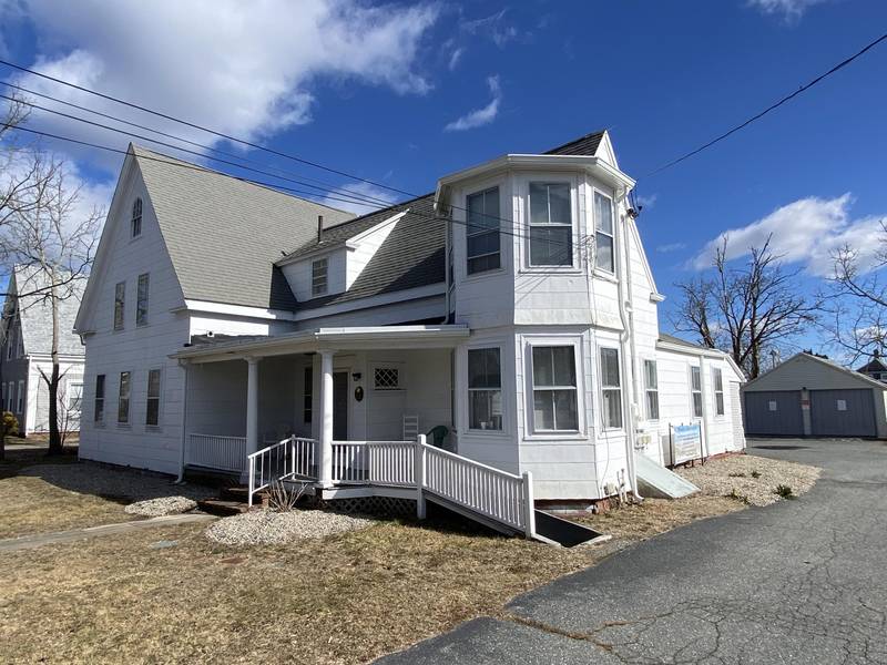 52 School Street, Hyannis, MA 02601