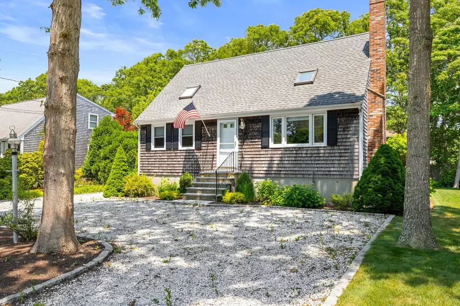 44 Woodside Drive, East Falmouth, MA 02536