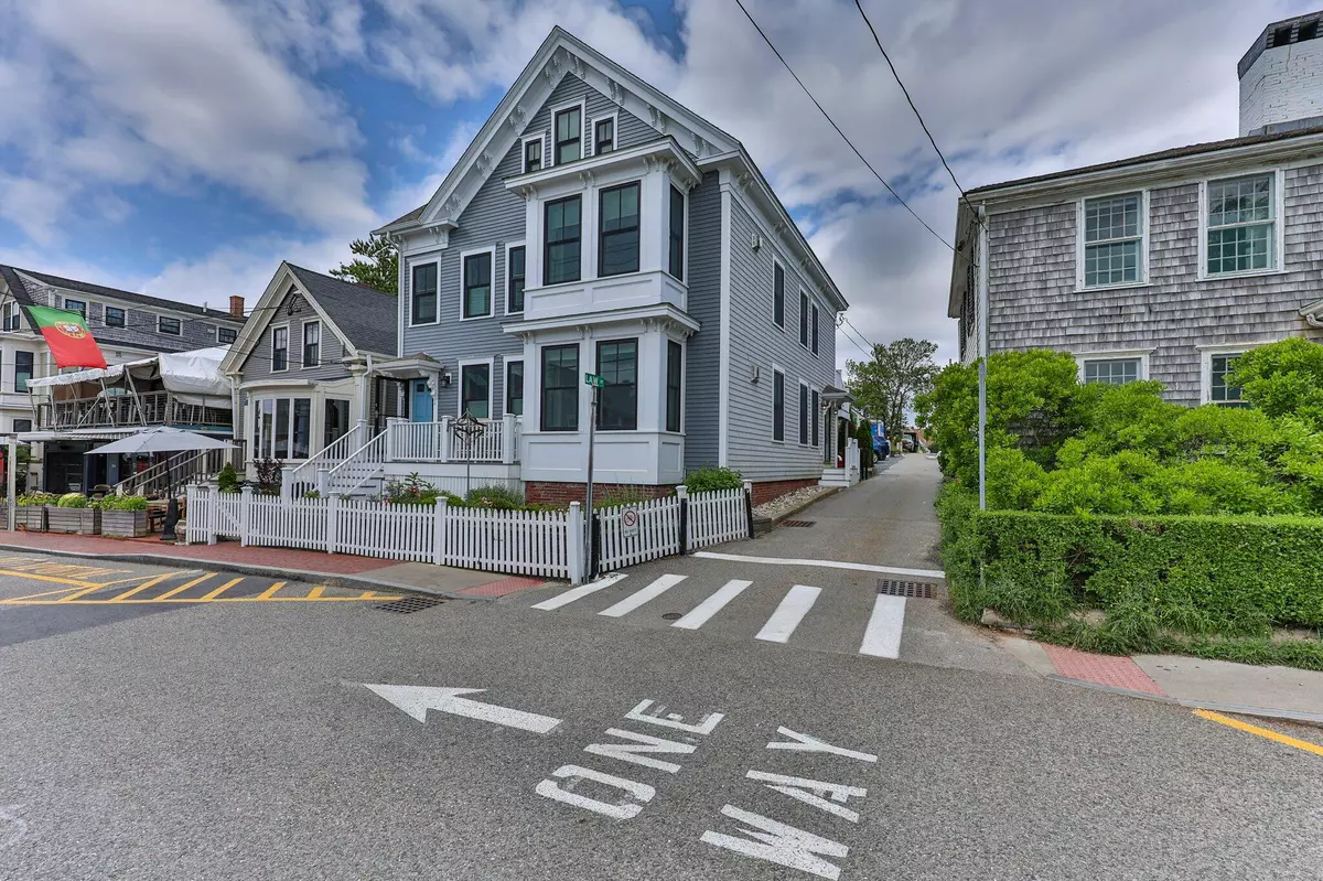 Provincetown, MA 02657,394 Commercial Street #U1