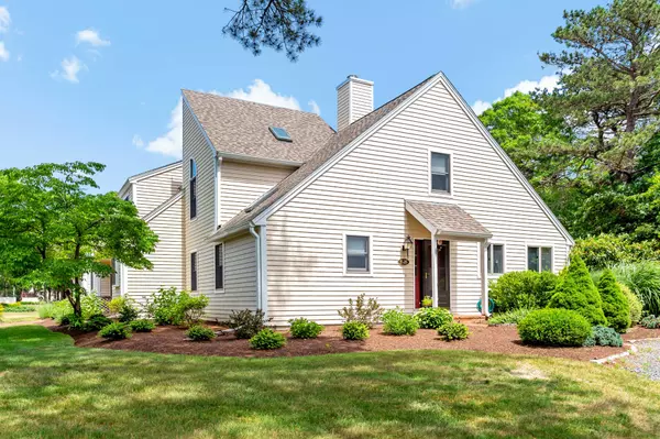 35 Shellback Way #E, Mashpee, MA 02649