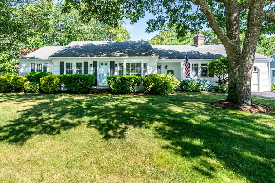 326 Prince Hinckley Road, Centerville, MA 02632