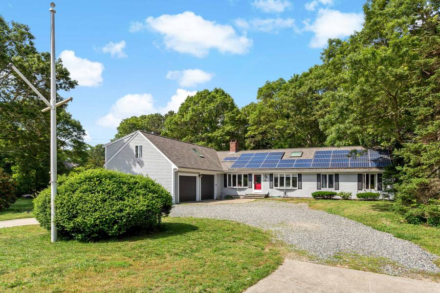 25 Helmsman Drive, Centerville, MA 02632