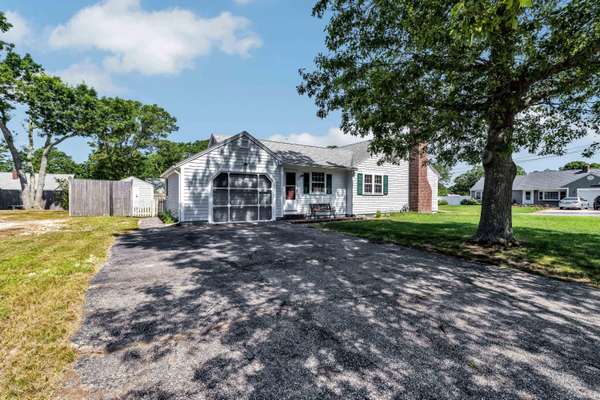 West Dennis, MA 02670,5 Arrowhead Drive