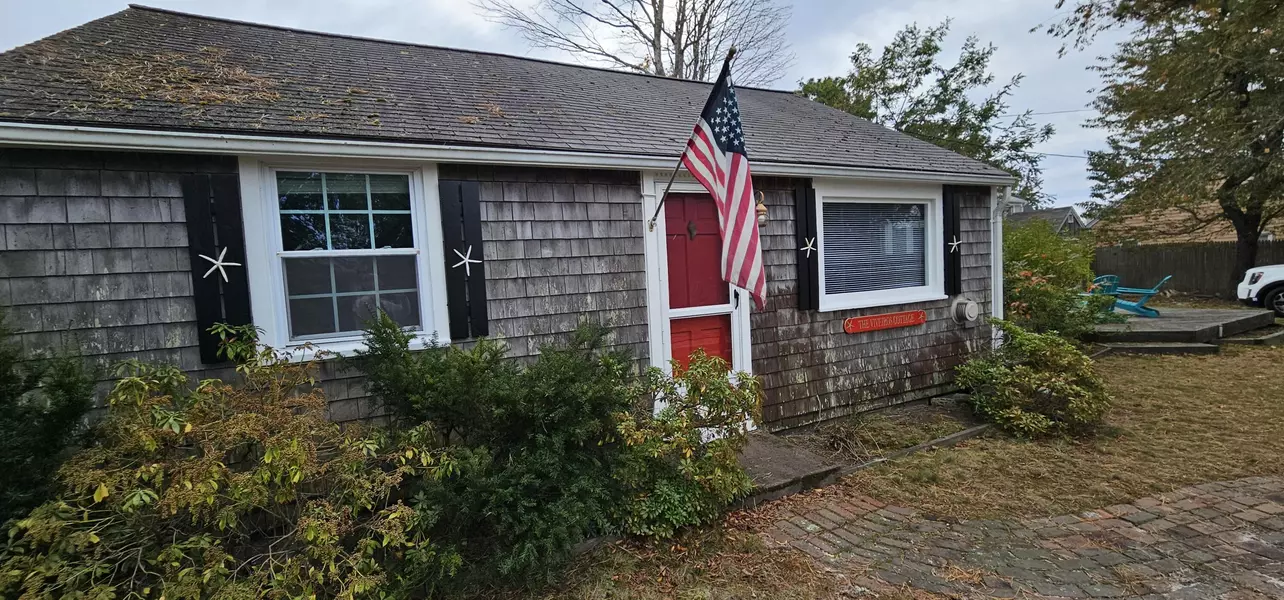 17 Myrtle Lane, Dennis Port, MA 02639