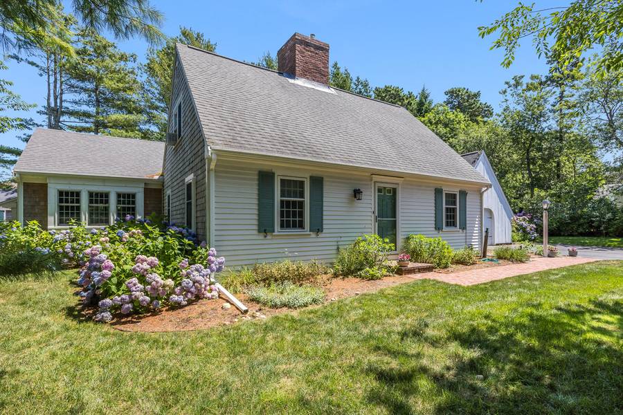 24 Greenland Circle, East Dennis, MA 02641