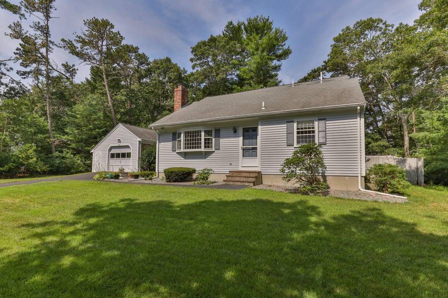 794 Putnam Avenue, Cotuit, MA 02635