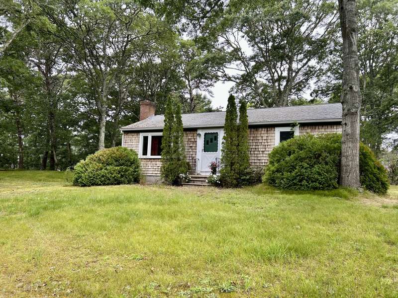 47 Priscilla Street, Centerville, MA 02632