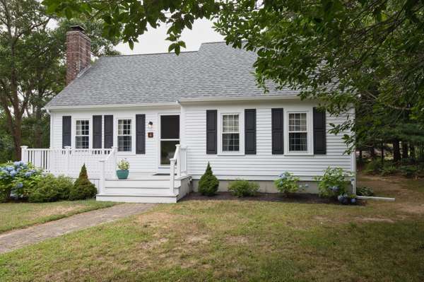 Pocasset, MA 02559,4 Gunstock Circle