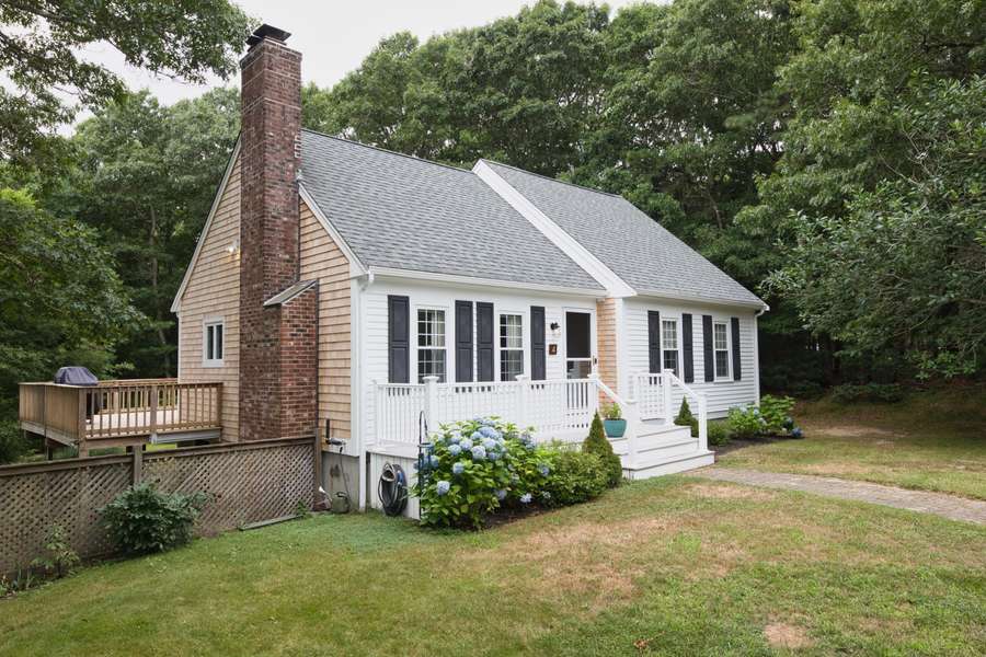 4 Gunstock Circle, Pocasset, MA 02559