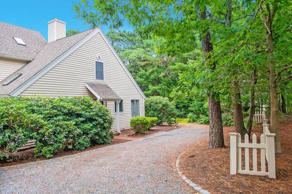 1 Shellback Way #A1, Mashpee, MA 02649