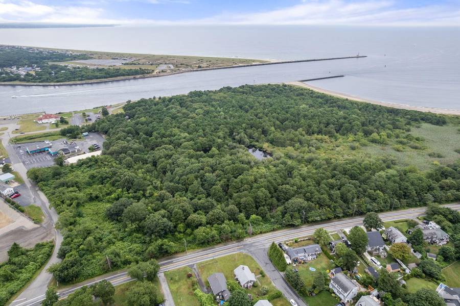 2 Bodfish Avenue, Sandwich, MA 02563