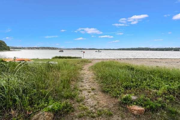 Buzzards Bay, MA 02532,37 Wenonah Road