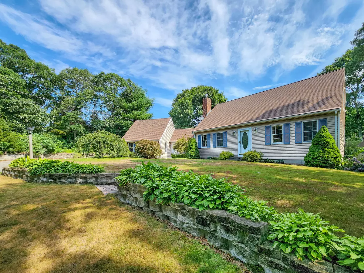 Cataumet, MA 02534,6 Pheasant Lane