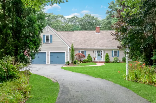 275 Olde Homestead Drive, Marstons Mills, MA 02648