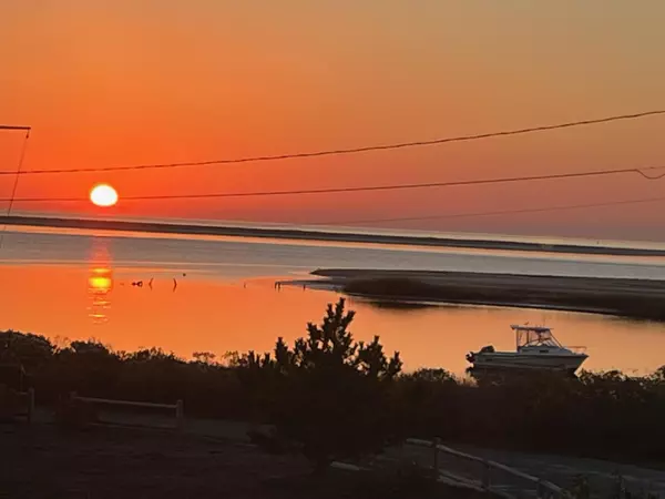 Chatham, MA 02633,15 Edgewater Drive