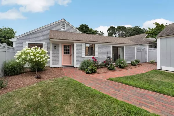 Mashpee, MA 02649,53 Brassie Way