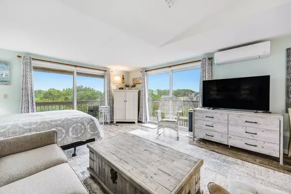 North Truro, MA 02652,132 Shore Road #30