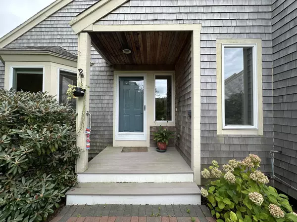 9 Kates Path Village, Yarmouth Port, MA 02675