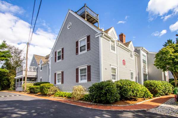 Osterville, MA 02655,920 Main Street #4