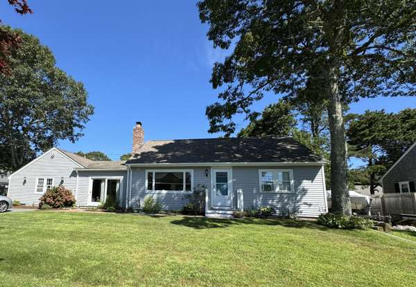 112 Capt Lothrop Road,  South Yarmouth,  MA 02664