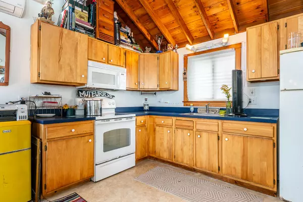 Truro, MA 02666,566 Shore Road #4