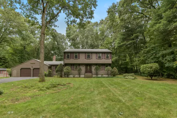 11 Oak Street, Medway, MA 02053