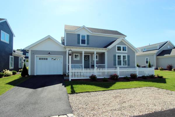 43 Cobblestone Circle, Mashpee, MA 02649