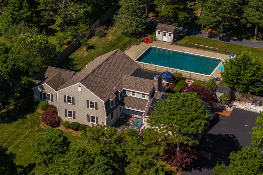 14 Heritage Drive, West Yarmouth, MA 02673