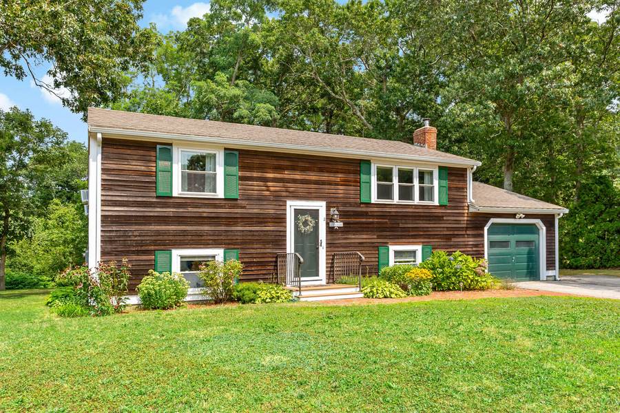 2 Tanglewood Drive, East Falmouth, MA 02536