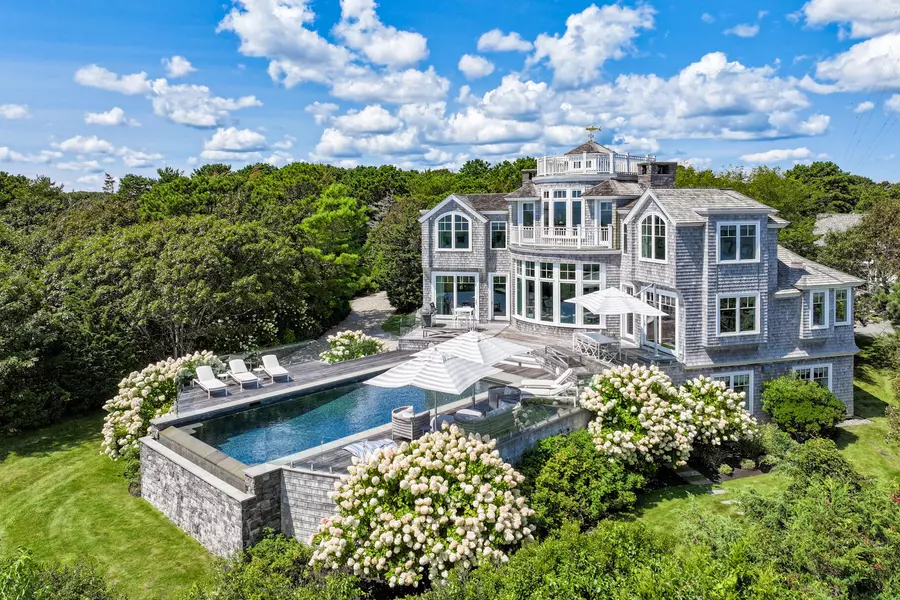 31 Moss Road, West Yarmouth, MA 02673