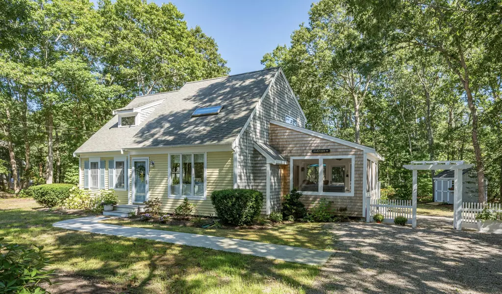 25 Club Valley Drive, East Falmouth, MA 02536