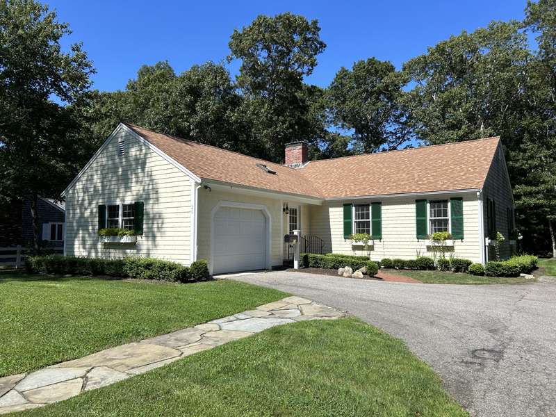 26 Settlers Path, Sandwich, MA 02563