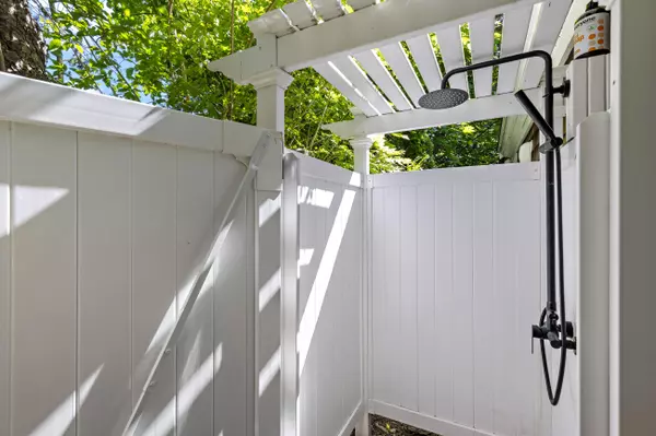 Yarmouth Port, MA 02675,43 Summer Street