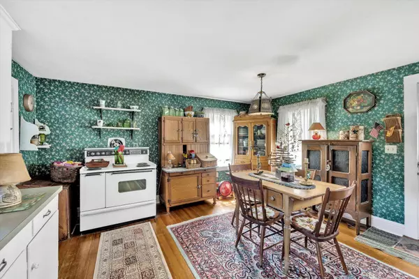 West Dennis, MA 02670,178 School Street