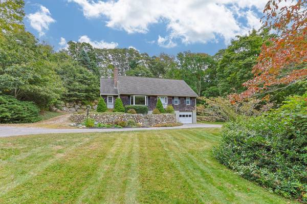 11 Rex Lane, Falmouth, MA 02540