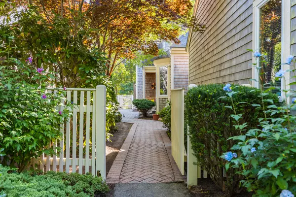 Yarmouth Port, MA 02675,24 West Woods Village