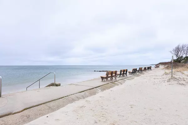 South Yarmouth, MA 02664,109 Seaview Avenue #4