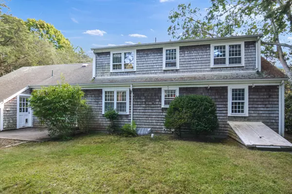 Falmouth, MA 02540,137 Nashawena Street