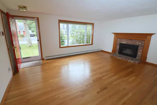 South Dennis, MA 02660,18 Chadwick Road