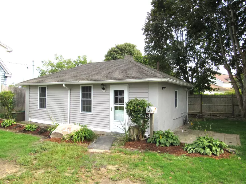 14 Cohasset Avenue, Buzzards Bay, MA 02532