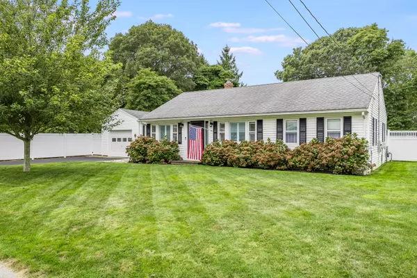 16 Hudson Street, Falmouth, MA 02540