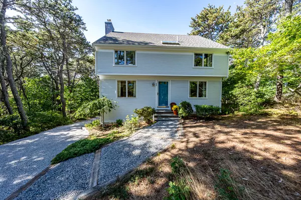 65 Zoheth Smith Way, Wellfleet, MA 02667